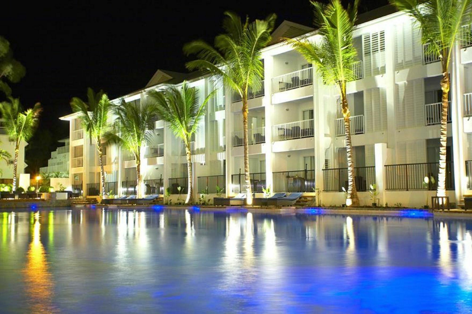 Beach Club Port Douglas Luxury Apartments Dış mekan fotoğraf